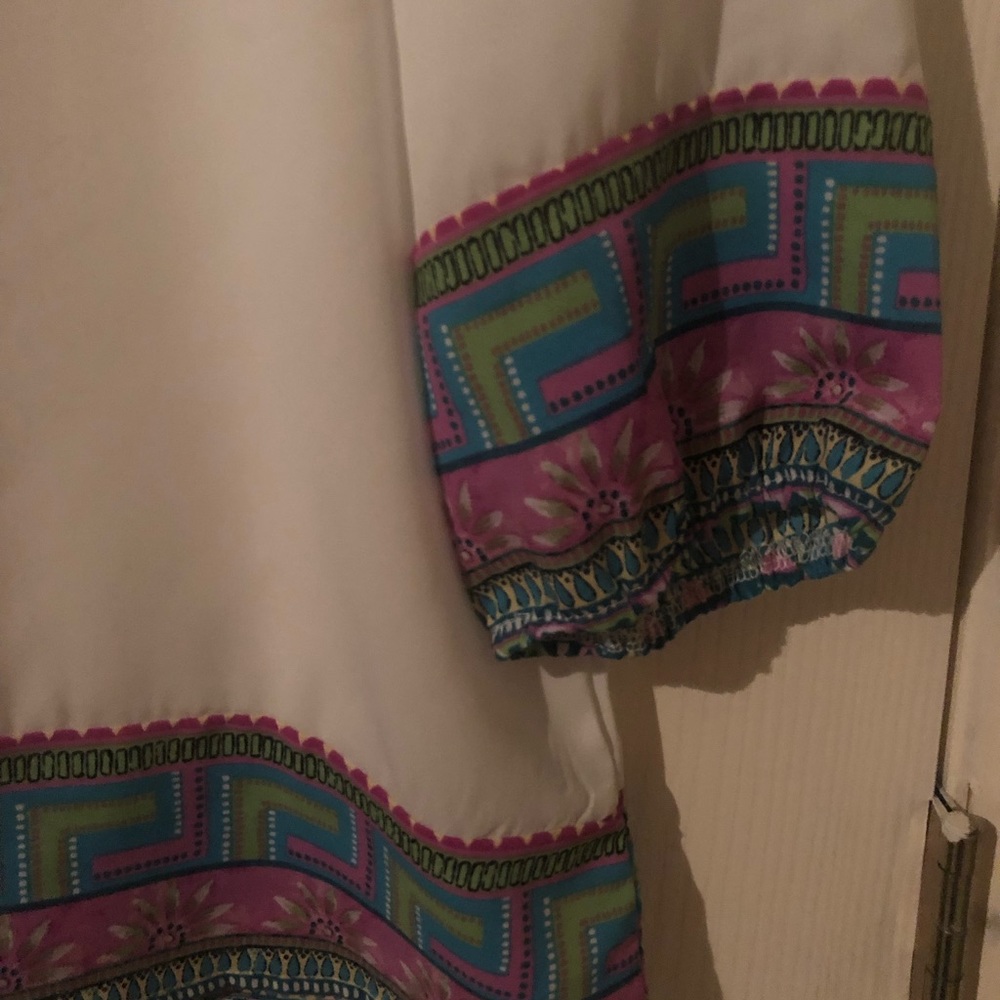 White blouse - Picture 2 of 2